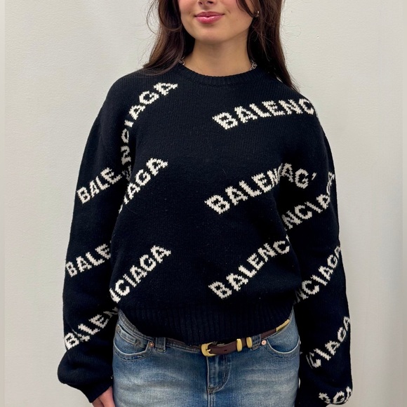 Balenciaga Black and White Logo Sweater - Picture 9 of 9